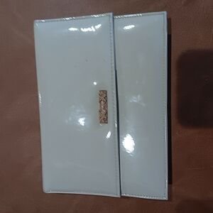 Vintage Elegant Cream Clutch